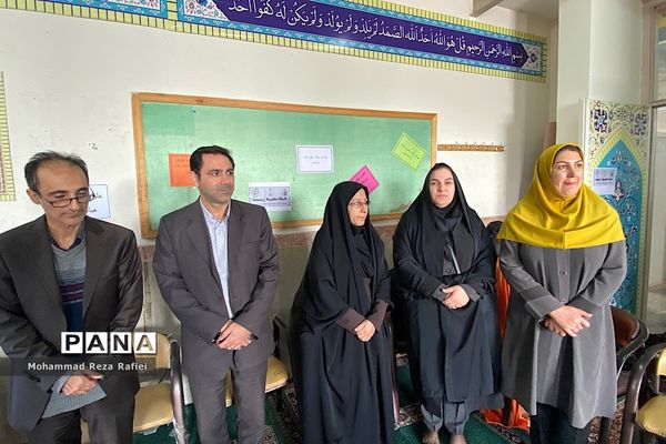 مراسم درختکاری در دبستان امام هادی(ع) ناحیه یک شهرری