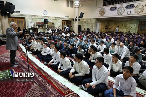 جشن تکلیف دانش‌آموزی