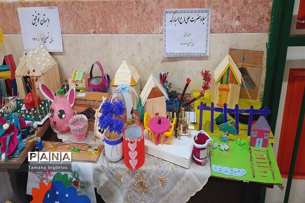جشنواره غذاهای محلی و دست‌سازه‌های دانش‌آموزان در مدرسه توفیق شهرستان رباط کریم