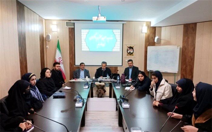 مجامع شورای دانش آموزی سازوکاری مناسب برای بهره‌گیری از نظرات دانش‌آموزان است
