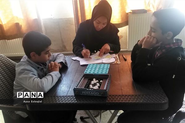 المپیاد بازی‌های فکری رویش دانش‌آموزان پسر دبستانی ناحیه 3 شیراز