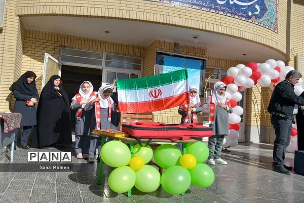 مراسم روز هوای پاک‌ در دبستان موسسی ناحیه ۶ مشهدمقدس