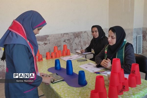 رقابت ۴۵۰ دانش‌آموز دختر دبستانی ناحیه ۳ شیراز در المپیاد بازی‌های فکری رویش
