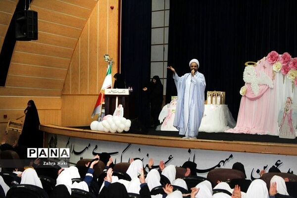 جشن تشریف دبستان حضرت معصومه(س) ناحیه یک شهرری