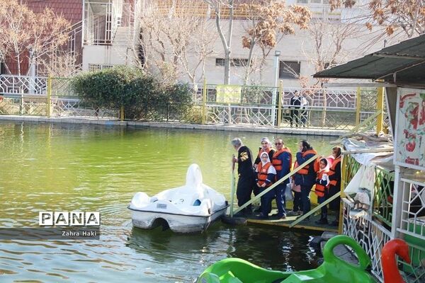 جشن تشریف دبستان حضرت معصومه(س) ناحیه یک شهرری