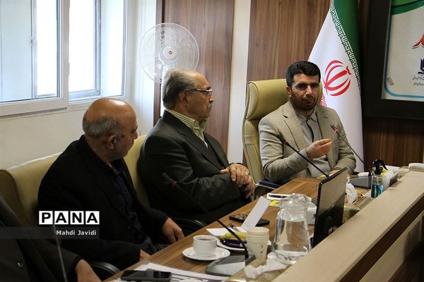 نشست هم اندیشی معاون تربیت‌بدنی و سلامت  با خیرین ورزش و سلامت دانش‌آموزی