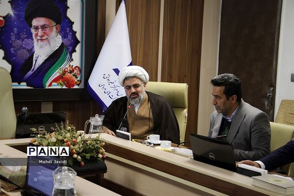 نشست هم اندیشی معاون تربیت‌بدنی و سلامت  با خیرین ورزش و سلامت دانش‌آموزی