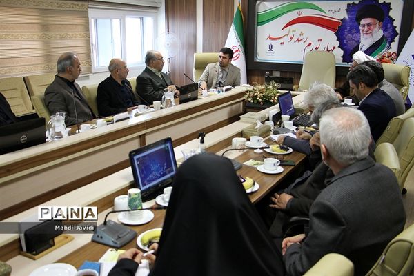 نشست هم اندیشی معاون تربیت‌بدنی و سلامت  با خیرین ورزش و سلامت دانش‌آموزی