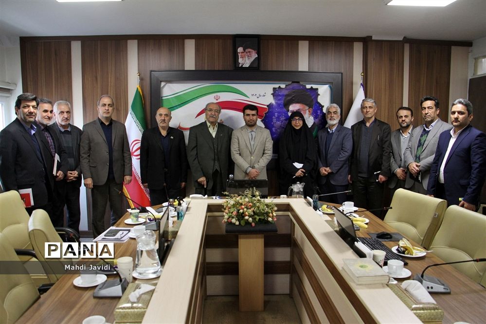 نشست هم اندیشی معاون تربیت‌بدنی و سلامت  با خیرین ورزش و سلامت دانش‌آموزی