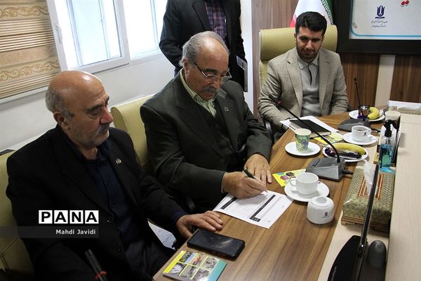 نشست هم اندیشی معاون تربیت‌بدنی و سلامت  با خیرین ورزش و سلامت دانش‌آموزی