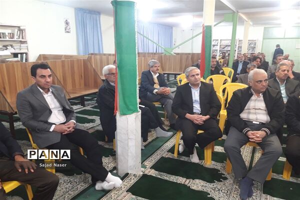 جلسه والدین پایه دوازدهمی دبیرستان نمونه آیت الله خامنه‌ای کاشمر