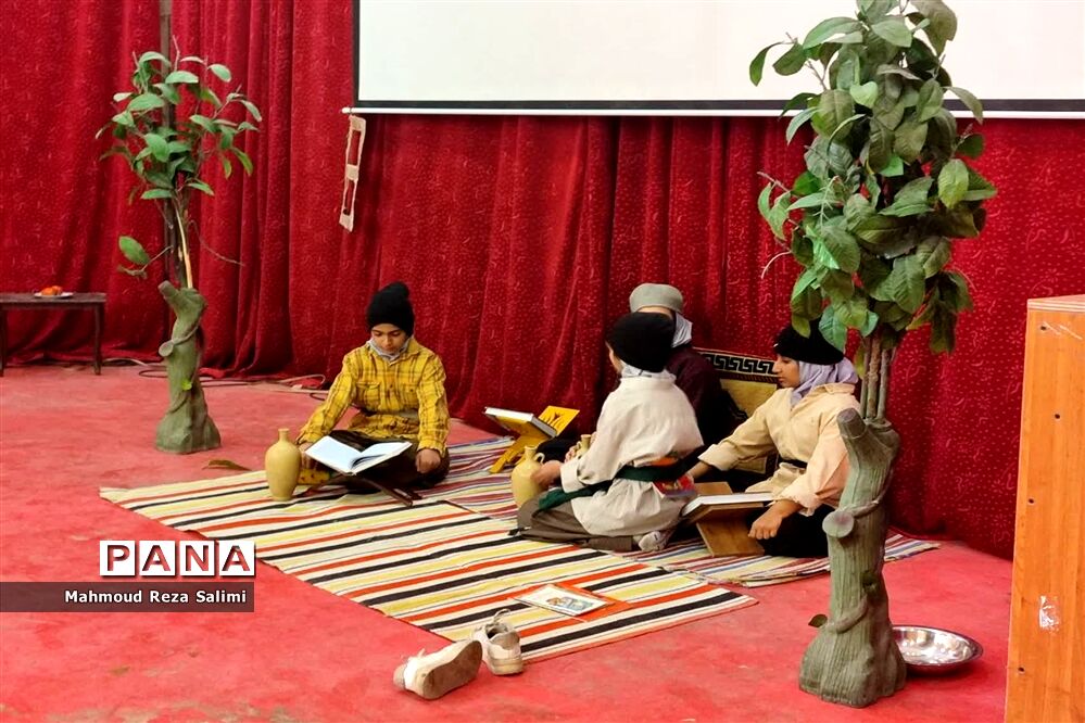 حضور پرشور دانش‌آموزان مدارس شهرستان بیضاء در سومین جشنواره ملی تئاتر درسی