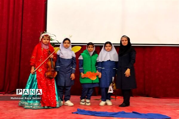حضور پرشور دانش‌آموزان مدارس شهرستان بیضاء در سومین جشنواره ملی تئاتر درسی