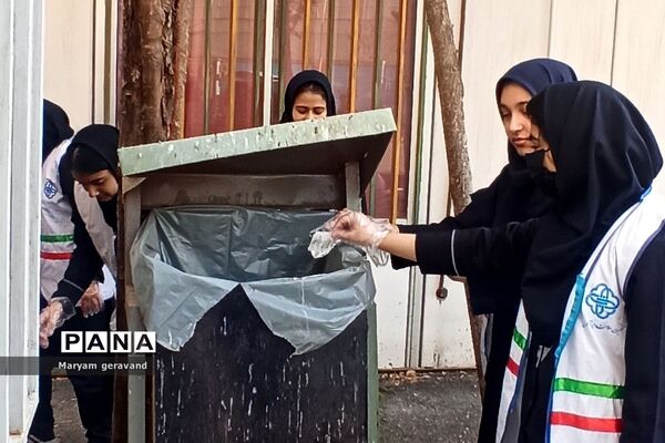 فعالیت سفیران سلامت در دبیرستان شاهد ندای فاطمه(س) به مناسبت روز هوای پاک