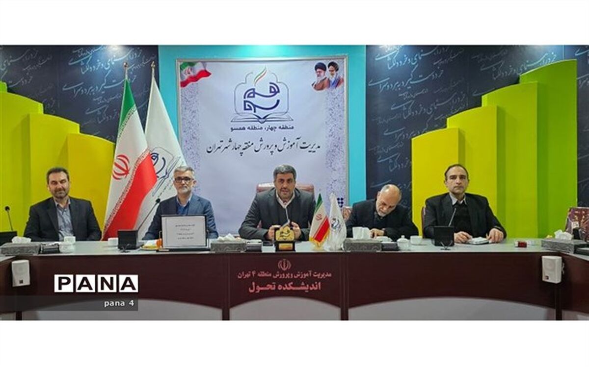 پاسداشت انقلاب یک تکلیف همگانی است