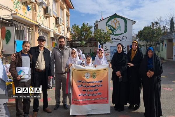 جشنواره نقاشی به مناسبت هفته هوای پاک در دبستان شاهد محمود‌آباد