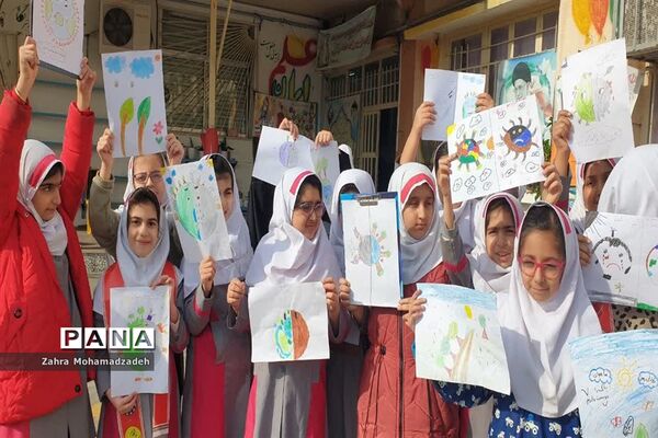 جشنواره نقاشی به مناسبت هفته هوای پاک در دبستان شاهد محمود‌آباد