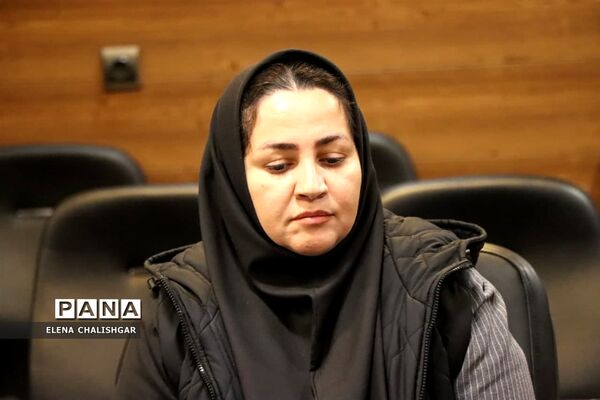 نشست تخصصی سرگروه‌های آموزش متوسطه ناحیه یک بهارستان