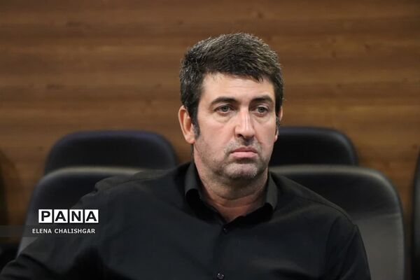 نشست تخصصی سرگروه‌های آموزش متوسطه ناحیه یک بهارستان