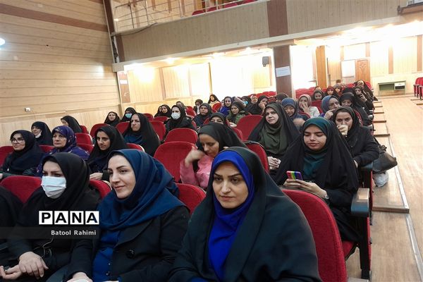 برگزاری کارگاه فن بیان و ارتباط سازی مؤثر ویژه معاونان پرورشی مدارس شهرستان ملارد