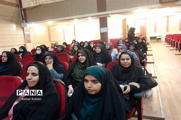 برگزاری کارگاه فن بیان و ارتباط سازی مؤثر ویژه معاونان پرورشی مدارس شهرستان ملارد