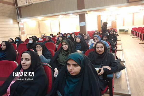 برگزاری کارگاه فن بیان و ارتباط سازی مؤثر ویژه معاونان پرورشی مدارس شهرستان ملارد