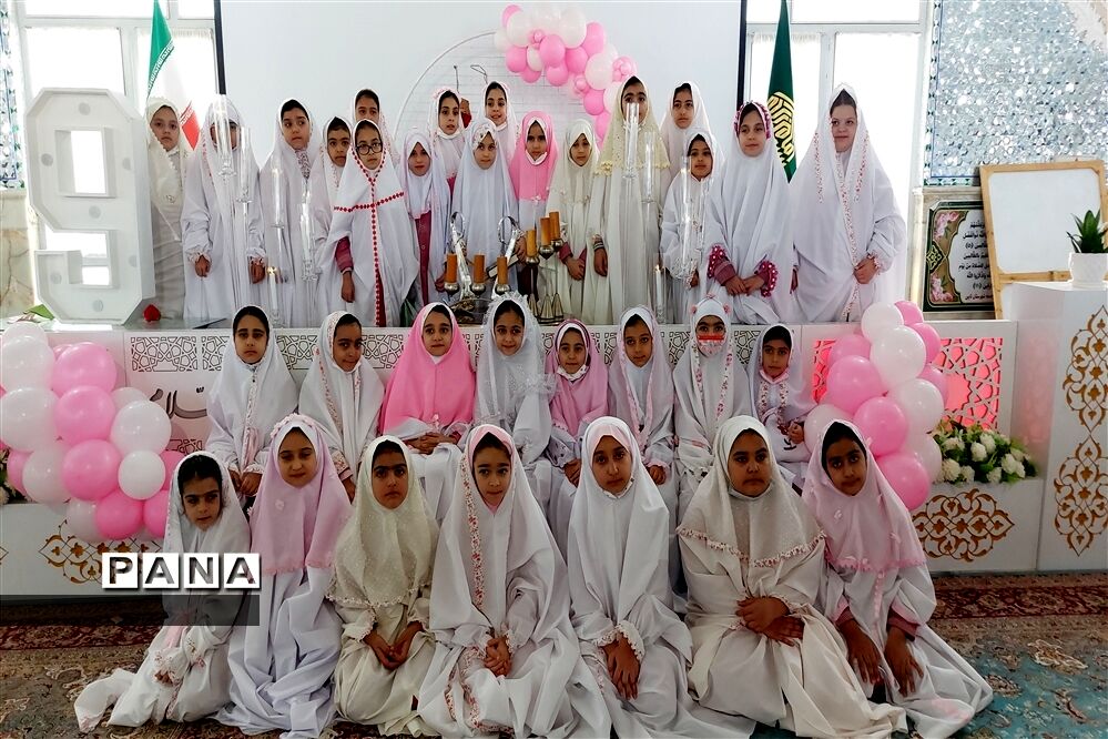 جشن تکلیف ۳۵۰ دانش‌آموز دختر شهرستان نایین