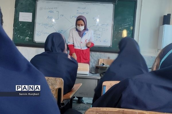 شروع طرح دادرس هلال احمر در مدارس شهریار