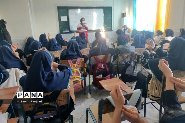 شروع طرح دادرس هلال احمر در مدارس شهریار