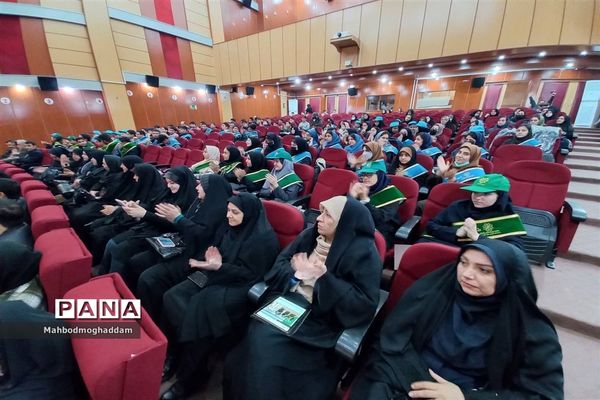 مراسم تنفیذ شهردار‌دانش‌آموز مدارس منطقه ۱۳ برگزار شد.