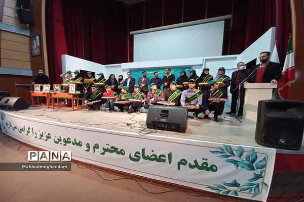 مراسم تنفیذ شهردار‌دانش‌آموز مدارس منطقه ۱۳ برگزار شد.