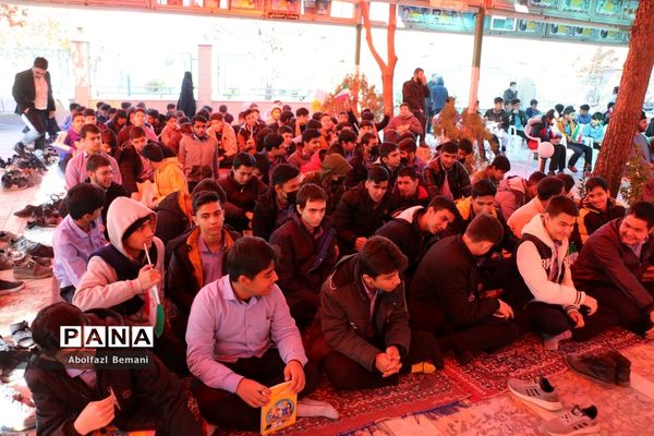 مراسم بزرگداشت شهدای گروه سرود دانش‌آموزی در قم