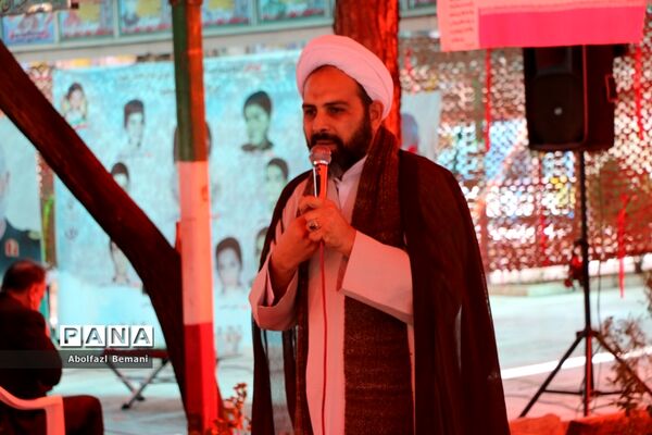 مراسم بزرگداشت شهدای گروه سرود دانش‌آموزی در قم