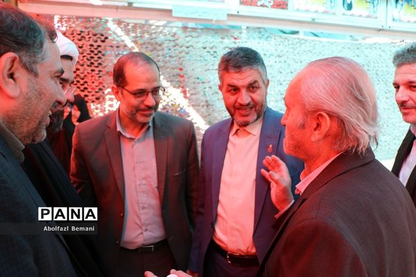 مراسم بزرگداشت شهدای گروه سرود دانش‌آموزی در قم