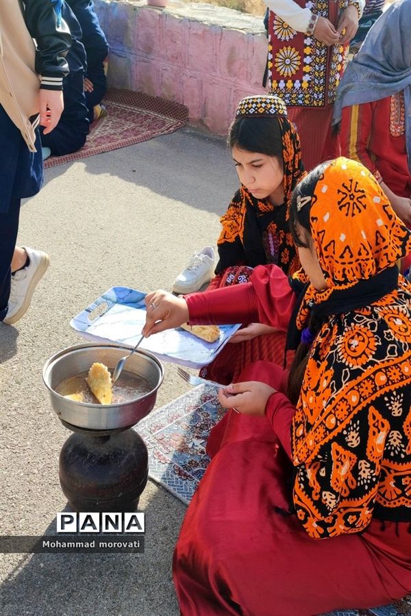 جشنواره سنت‌های بومی محلی شهرستان مانه و سملقان