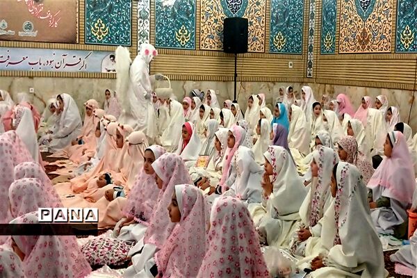 جشن تکلیف دختران کرجی در امامزاده حسن(ع) کرج