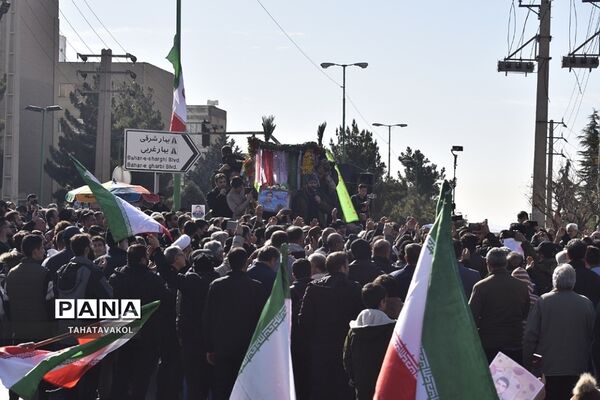 تشییع پیکر مطهر شهید مدافع حرم حسین محمدی در شهرستان پردیس