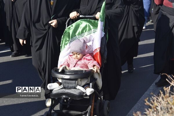 تشییع پیکر مطهر شهید مدافع حرم حسین محمدی در شهرستان پردیس