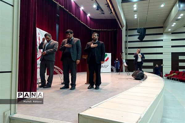 اجتماع پرشور رأی اولی‌های مدارس پسرانه صفادشت در فرهنگسرای بعثت