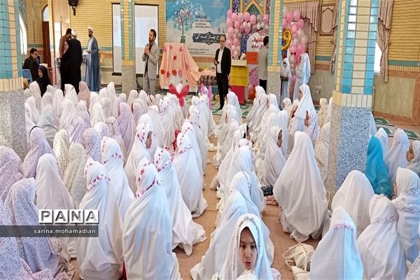 مراسم جشن تکلیف دانش‌آموزان در شهرستان راز