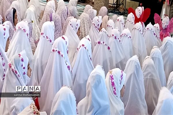 مراسم جشن تکلیف دانش‌آموزان در شهرستان راز
