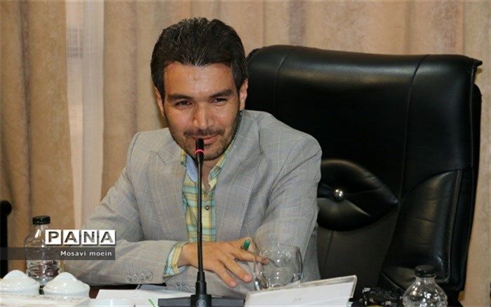 اردو بهترین بستر برای مسائل تربیتی است