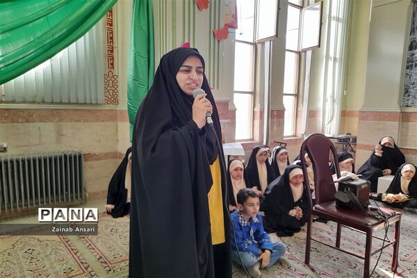 جشن ولادت امام جواد(ع) دانش‌آموزان دبیرستان فاطمیه شهرستان ملارد در مسجدجامع خامس آل عبا