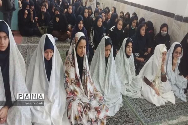 مراسم تقدیر از خانواده‌ شهدا درآموزشگاه نیایش اسلامشهر
