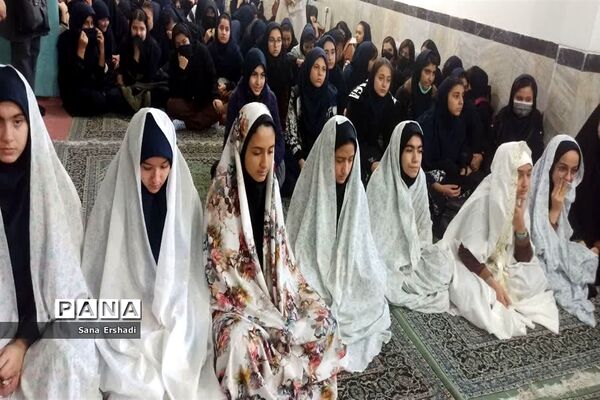 مراسم تقدیر از خانواده‌ شهدا درآموزشگاه نیایش اسلامشهر