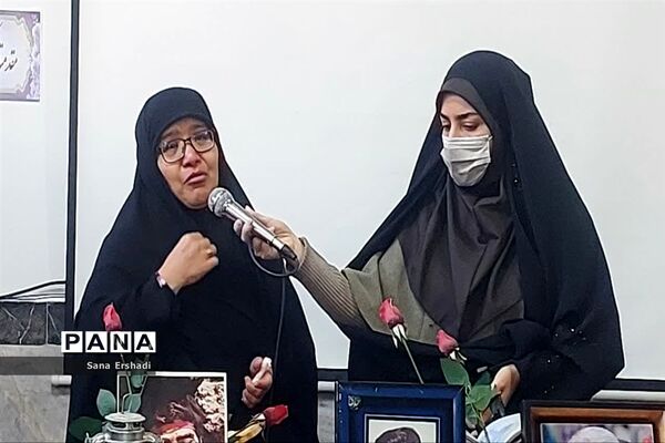 مراسم تقدیر از خانواده‌ شهدا درآموزشگاه نیایش اسلامشهر