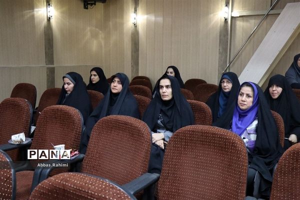 تقدیر از آقایان کارمند اداره آموزش و پرورش پاکدشت