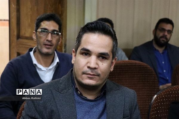 تقدیر از آقایان کارمند اداره آموزش و پرورش پاکدشت