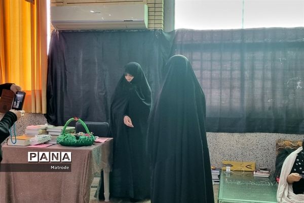 شرکت فعال پیشتازان شادگانی در مراسم اعتکاف دانش‌آموزی