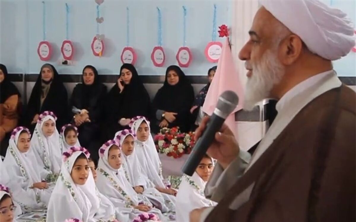 جشن تکلیف ۲۰۰ دانش‌آموز شهرستان آبیک برگزار شد‌/ فیلم
